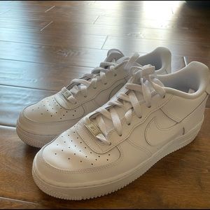 Nike Air Force 1 youth size 7 fits women’s 8.5